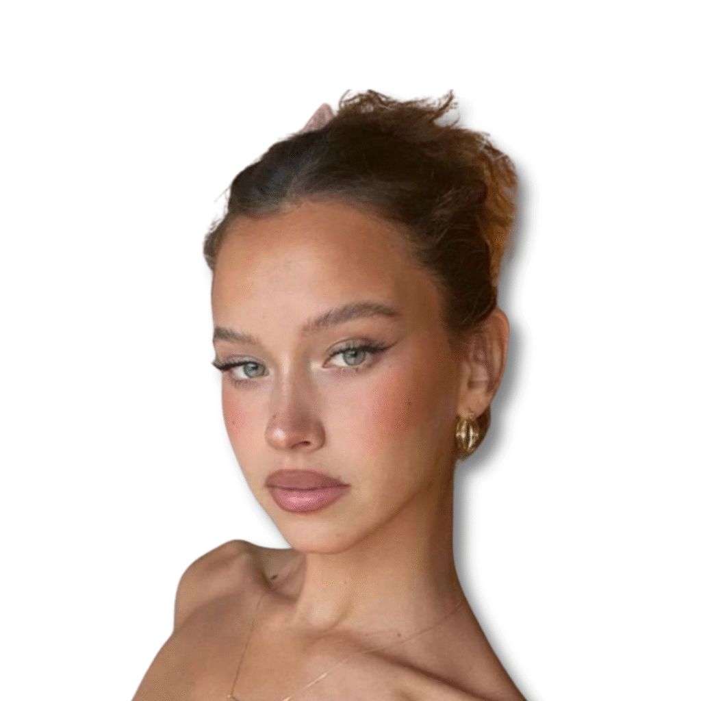 Soft eye makeup for the clean girl aesthetic makeup.